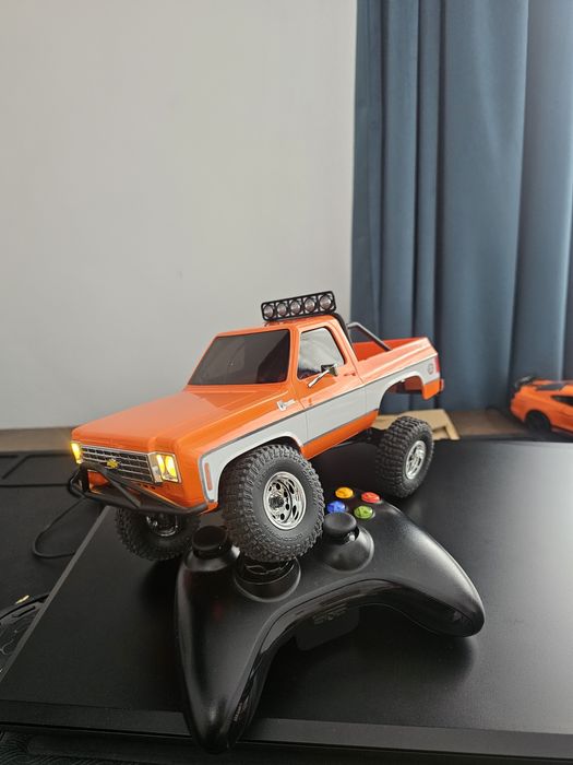 Masinuta cu telecomanda/ Automodel FMS FCX24 Chevrolet K5