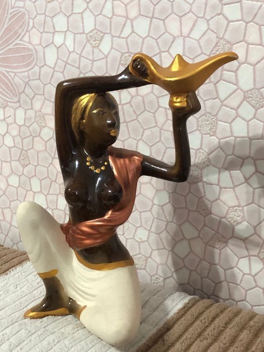 Продам красивые статуэтки