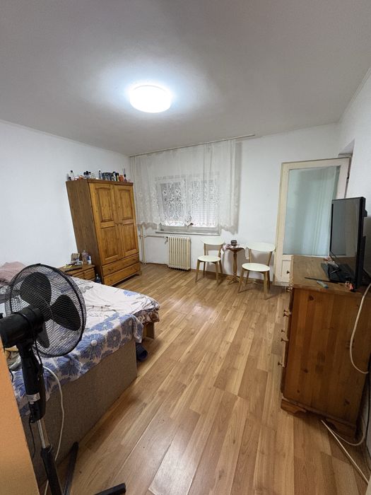 Inchiriez garsoniera