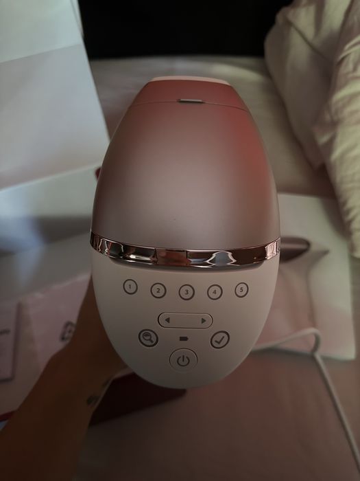 Фотоепилатор Philips Lumea 9900 BRI977/00