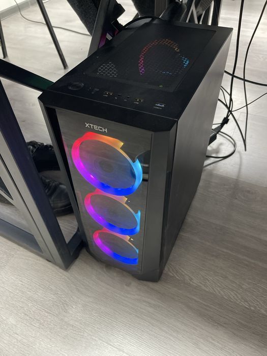 Продается игровой компютер с монитором и переферией