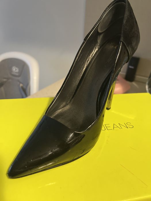 Черни обувки на ток Versace 39