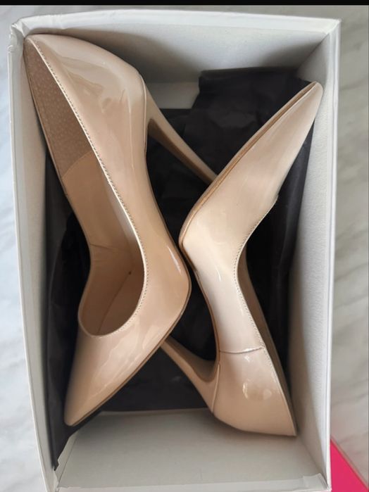 Pantofi stiletto Epica, din piele, marimea 39, Loubotin Musette chanel