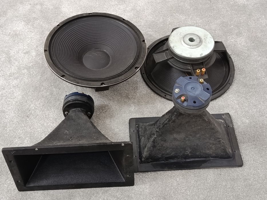 Динамик сотилади 15дюм 500ваттишлаши зур сотилади