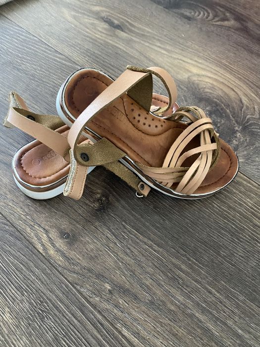 Sandăluțe din piele naturala