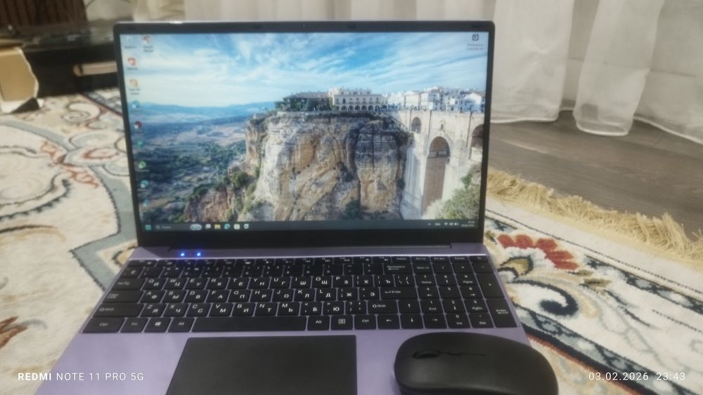 продам ноутбук почты новый ОЗУ 12г помят 500г Виндоус 11про