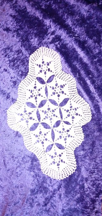 На една кука карета, кърпички, покривки