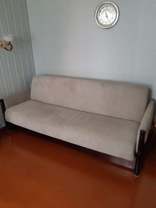 Продам Диван 200 см х90