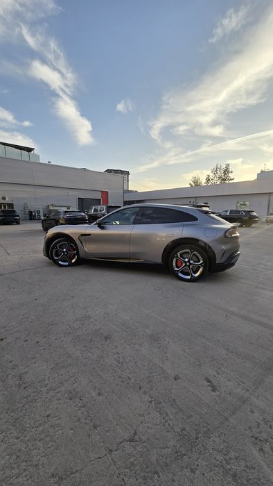 Mi SU 7 max. Zeekr 001 o'rniga. Dop polni karbon diska otamanka salon