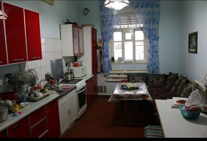 2-qavatli uy sotiladi