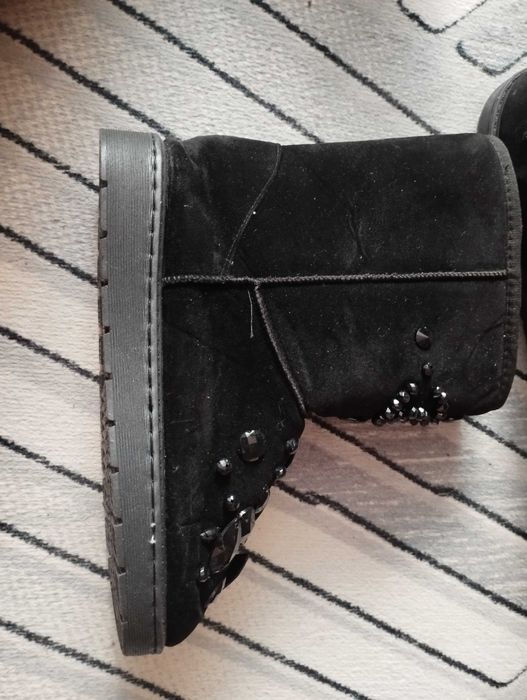 Угги зимние 37 размера.