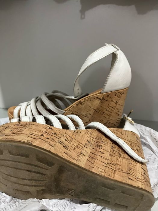 Продам женскую обувь р.39