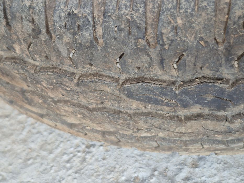 Шины для прицеп или другой