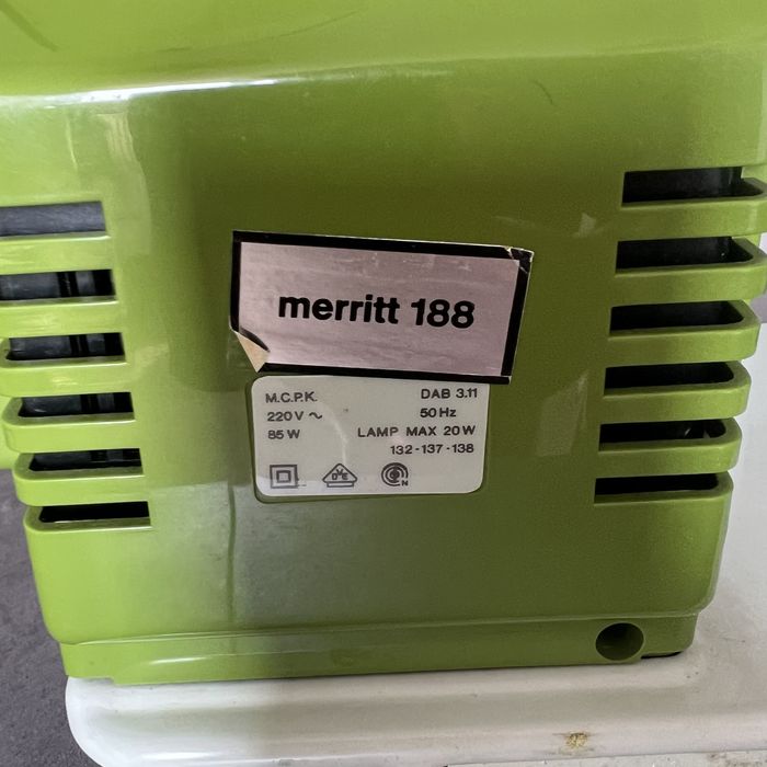 Mașină de cusut Singer Merrit 188