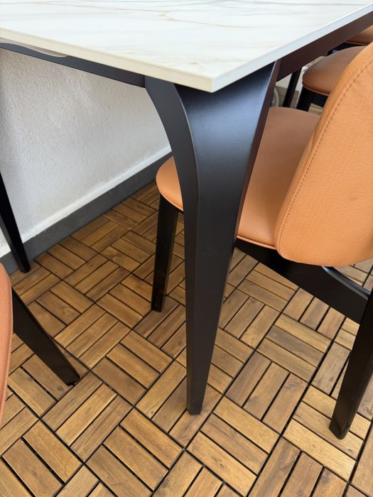 Masa MOBEXPERT LAREDO cu blat ceramic si 4 scaune de nabuc