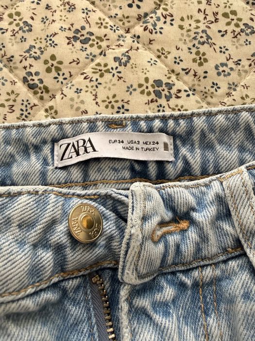 Разкроени дънки Zara