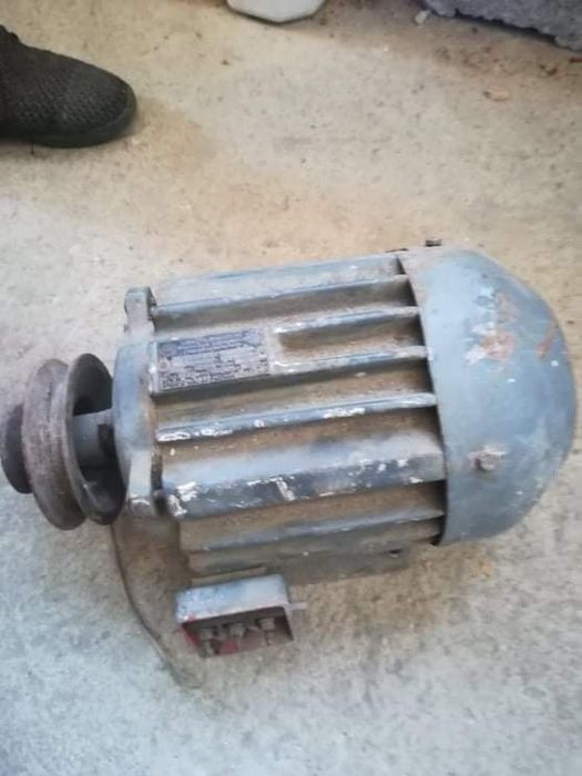 Трифазен електромотор