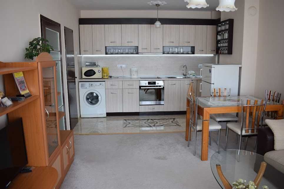 Дава се под наем Двустаен апартамент в Варна, Базар Левски - 70 кв.м за 510 € - Снимка #2