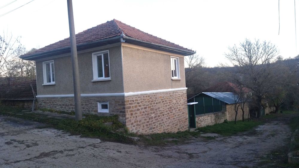 Дава се под наем Къща в с. Косарка, Област Габрово - 137 кв.м за 61200 € - Снимка #3