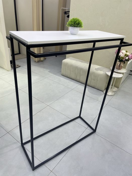 Торговое оборудование / стойка