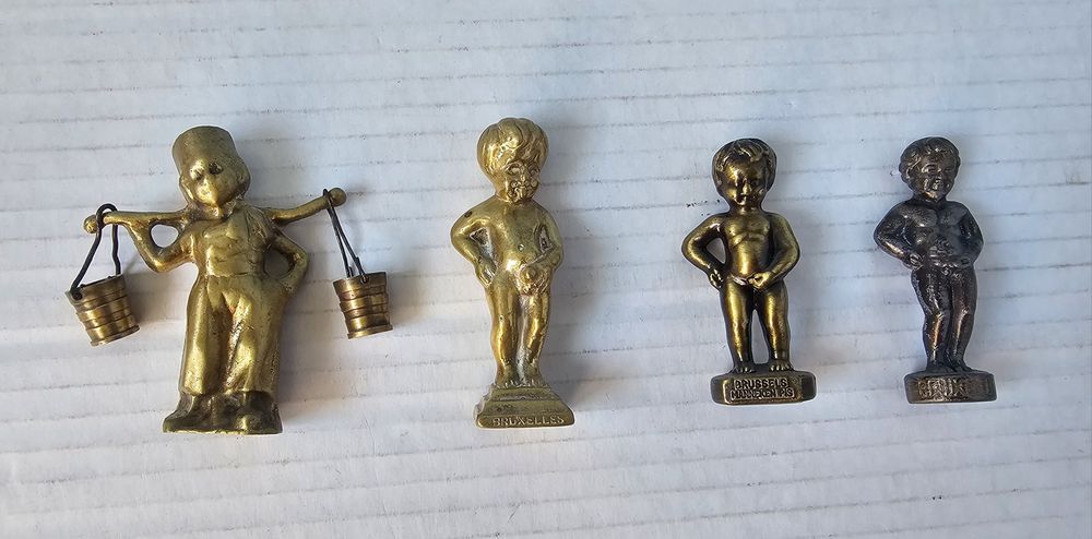 Lot figurine din bronz și alte materiale