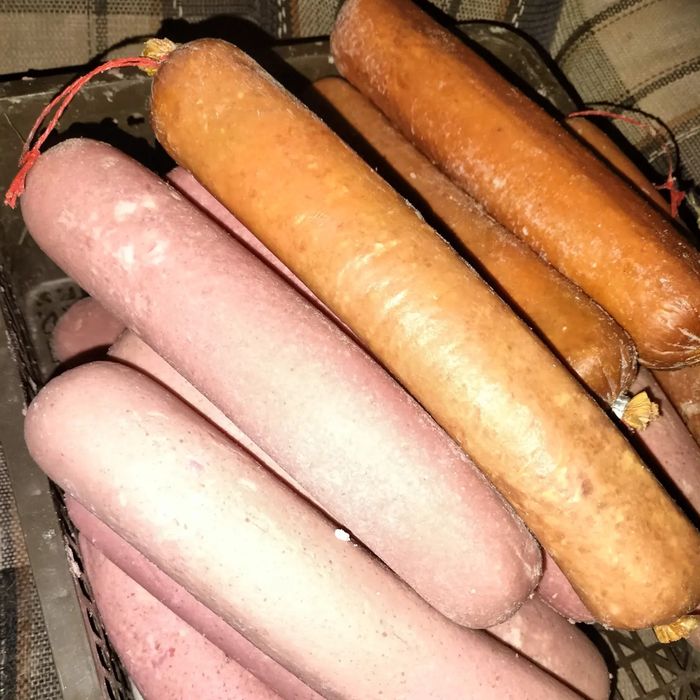 Итке мысыққа колбаса