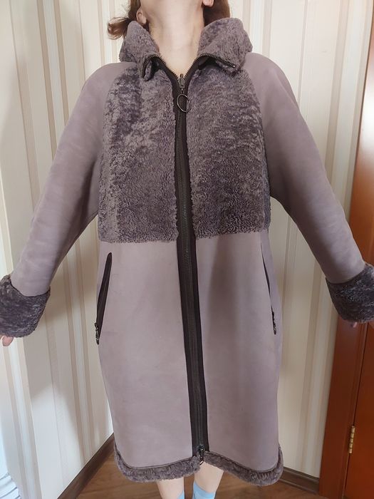 Продам дублёнку с капюшоном