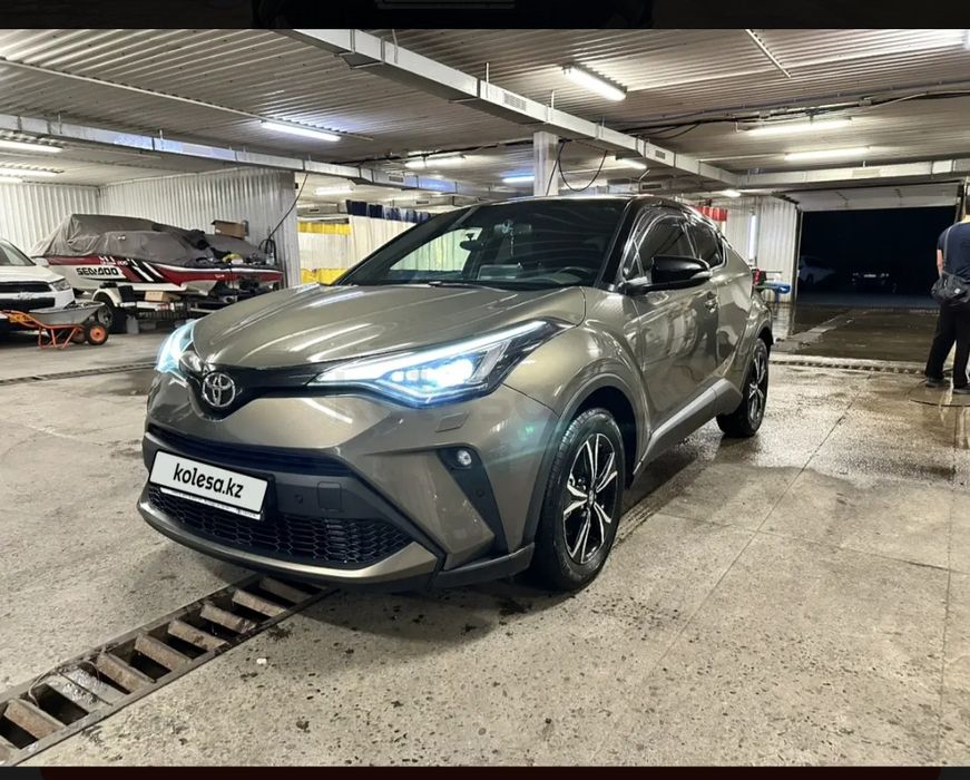 Продается машина марки Тойота 2023г