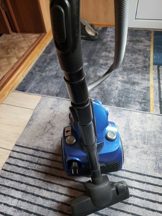 Продам пылесос Artel
