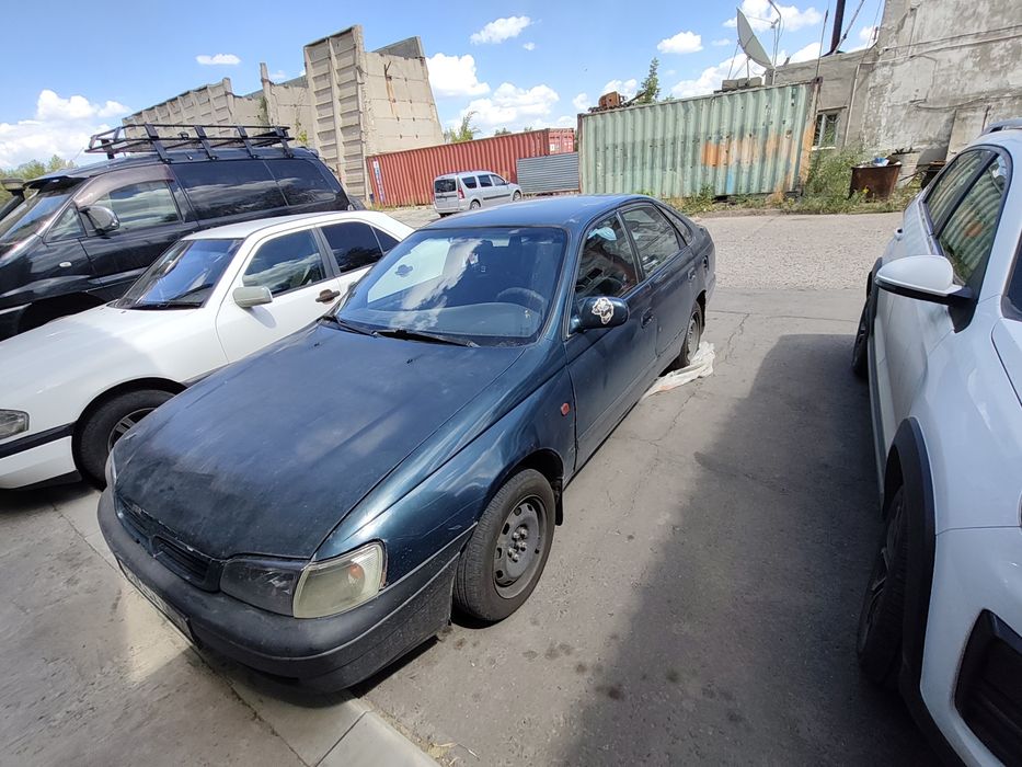 Продам Тойота Карина е