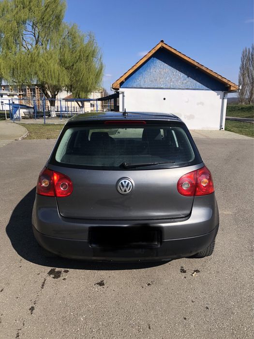 Vand Golf V 1.9 TDI - proaspat vopsit