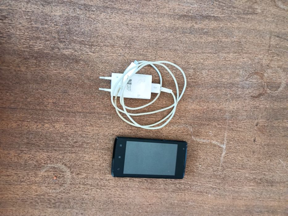 Продавам употребяван запазен, телефон Леново , подходящ за  дечица