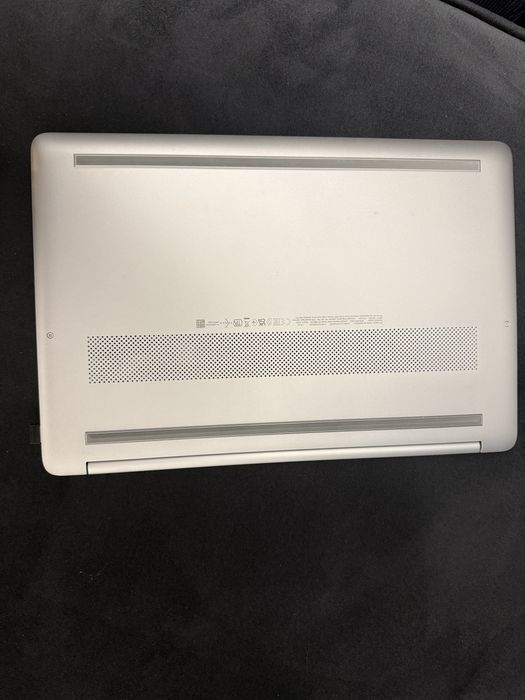 Vând MacBook Air Apple