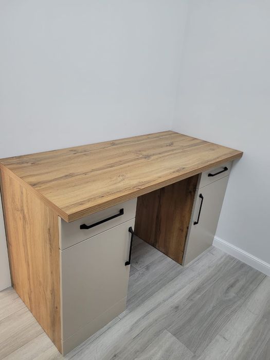 Обеденный стол для кухни