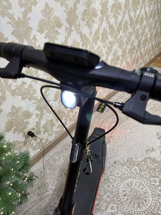 Электросамокат ninebot segway zt3 pro