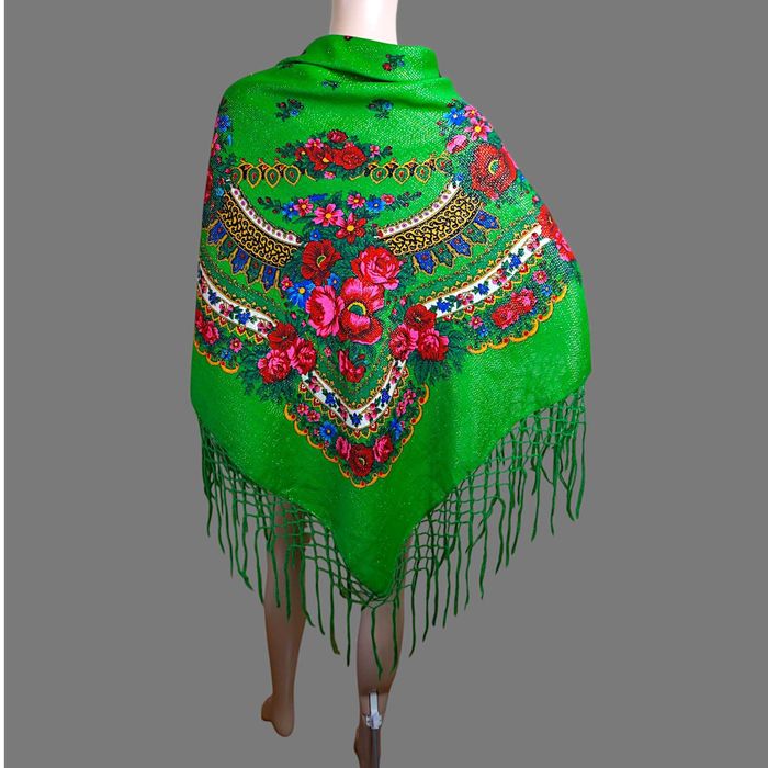 Basma veche din lana virgina , sal traditional mare 130 cm x 130 cm