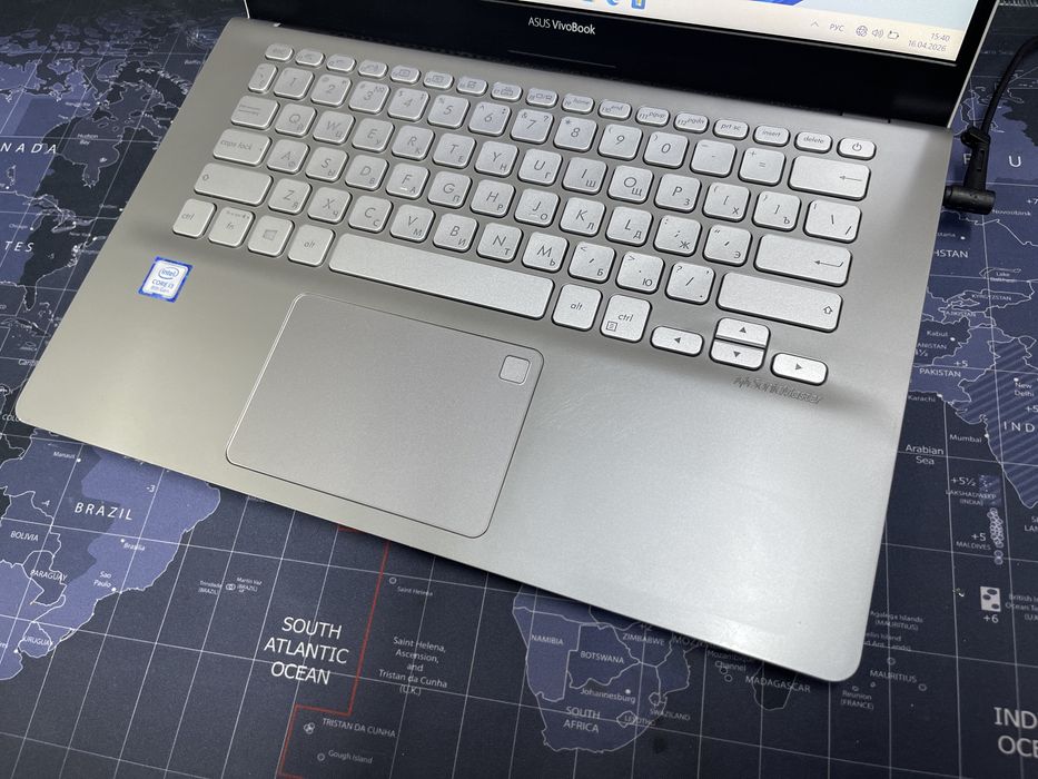 Asus Vivobook 14 Core i3-8145U/4Gb/SSD128Gb
