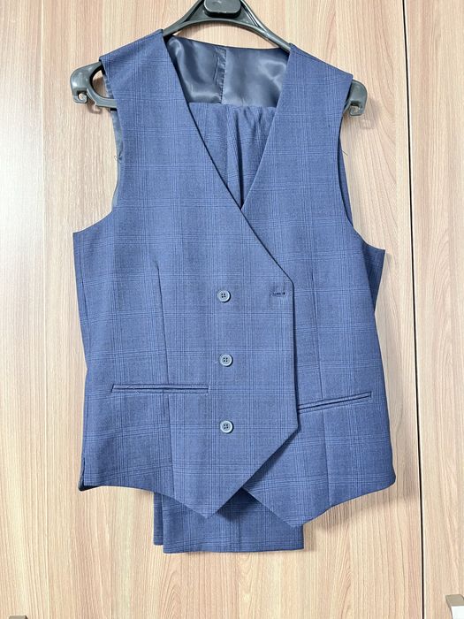 Костюм тройка