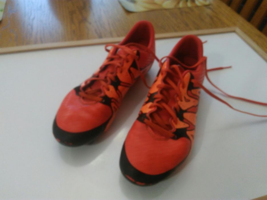 Адидас бутонки