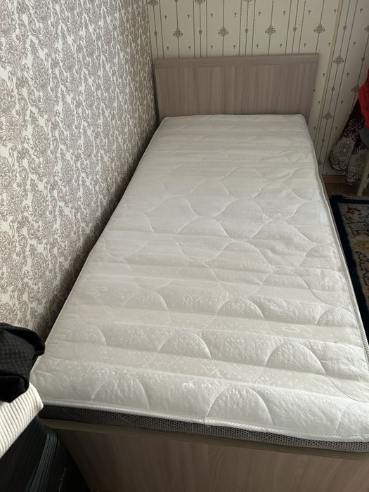Кровать в отличном состояний