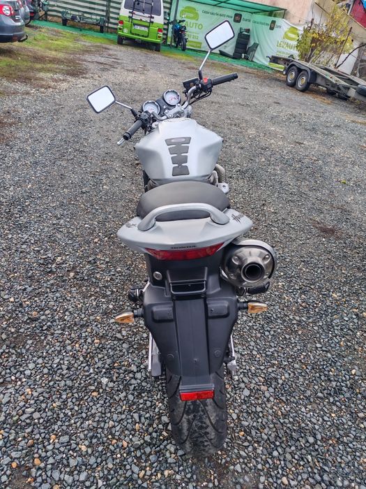 Honda Hornet 600 cmc 2003 cas sau rate