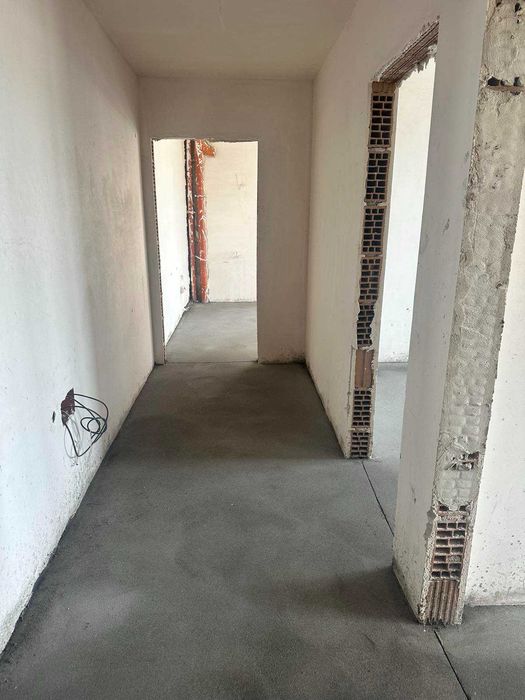 Продава се Тристаен апартамент в Кърджали, Възрожденци - 97 кв.м за 831 €/кв.м - Снимка #2