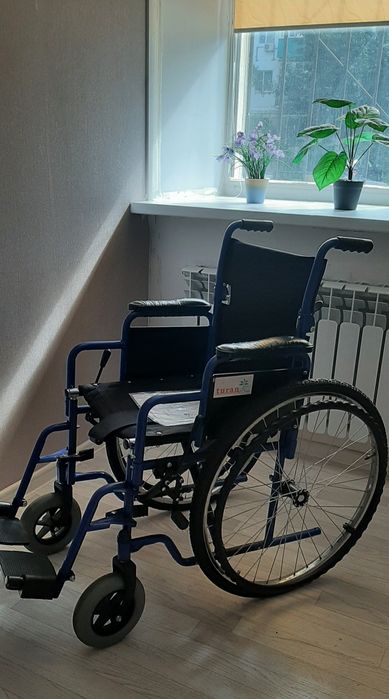 Продам инвалидную коляску