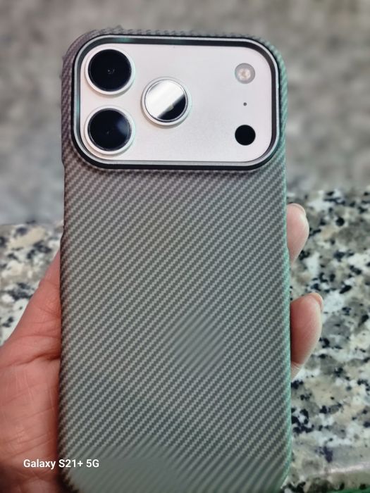 Продам IPhone 17 pro 512gb