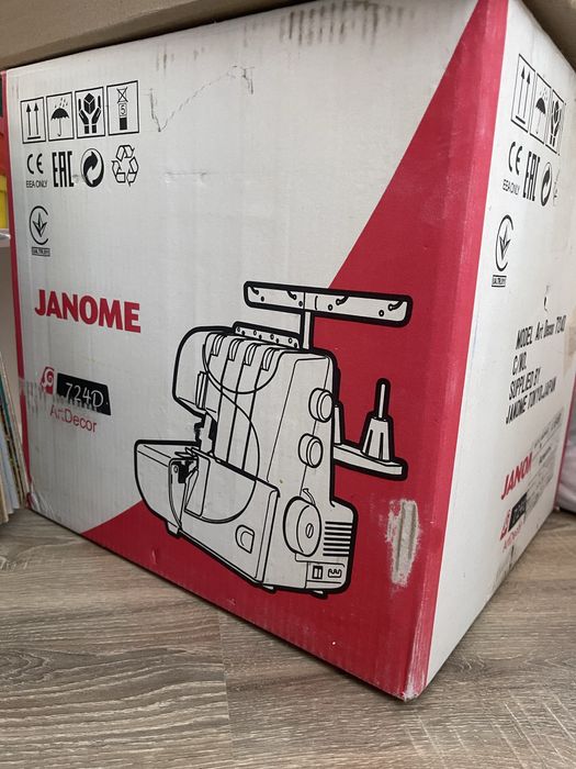 Продается Оверлок Janome!