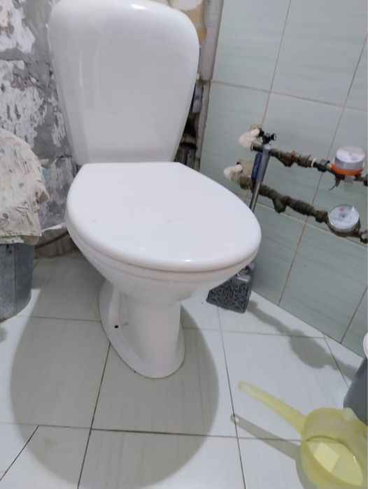 Продаю Унитаз, цена договорная
