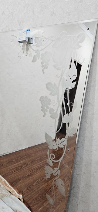 Зеркало настенное