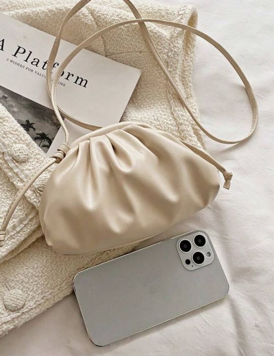 Bottega чанта бежова