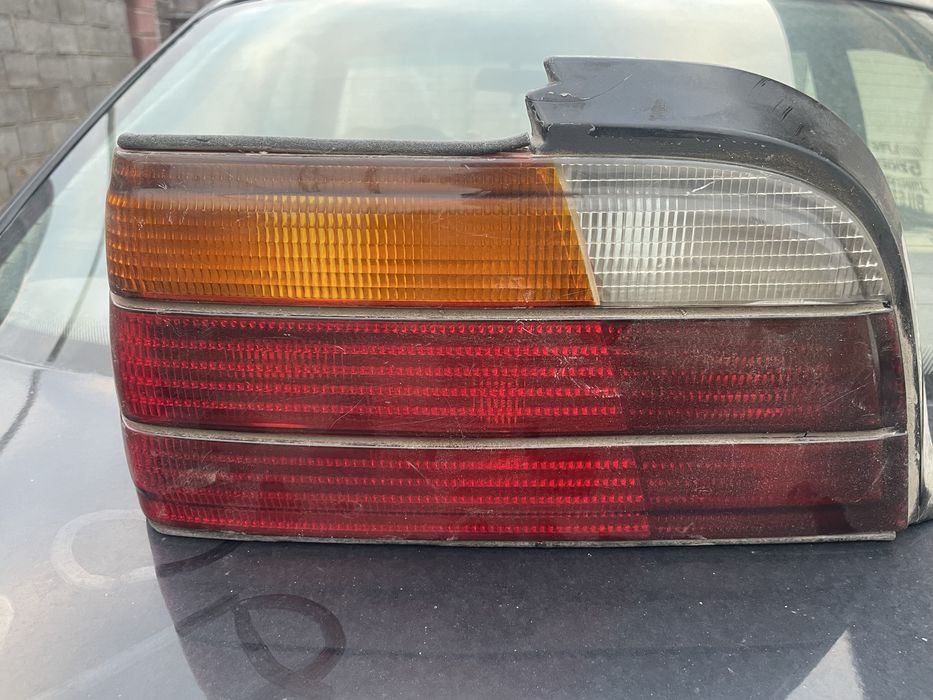 Бмв. Е36. купе  задние  стопы