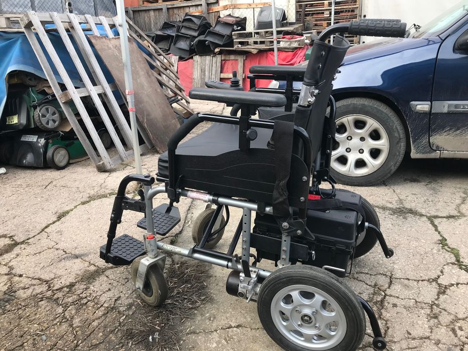 Инвалидна електрическа количка
